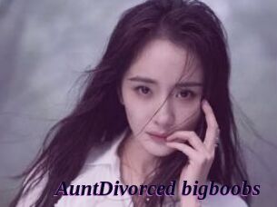 AuntDivorced_bigboobs