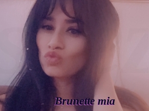 Brunette_mia
