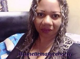 Brunettematurehorny