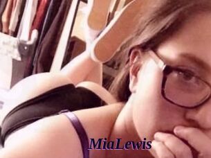 Mia_Lewis